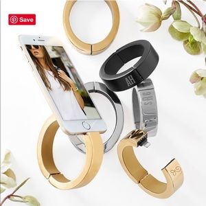 Mark & Graham Q brand women’s small gold charging bracelet NWT